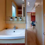 L'eucalyptus, Mobil-home Avec Exterieur Spacieux A Quelques Metres De La * Hyères