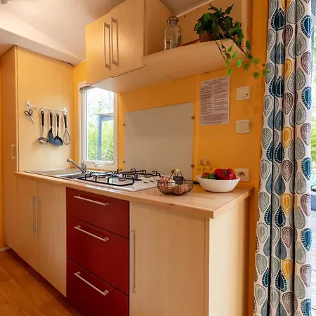 Nyaraló L'eucalyptus, Mobil-home Avec Exterieur Spacieux A Quelques Metres De La *