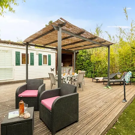 L'eucalyptus, Mobil-home Avec Exterieur Spacieux A Quelques Metres De La Hyères