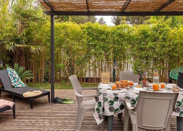 L'eucalyptus, Mobil-home Avec Exterieur Spacieux A Quelques Metres De La * Hyères